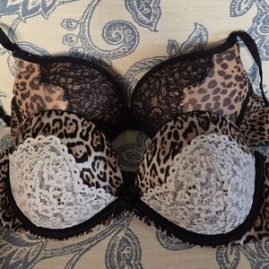 2 Pk Victoria's Secret Leopard Lacey Push-Up Bras — 1 Strapless 1 w/ Straps -36B